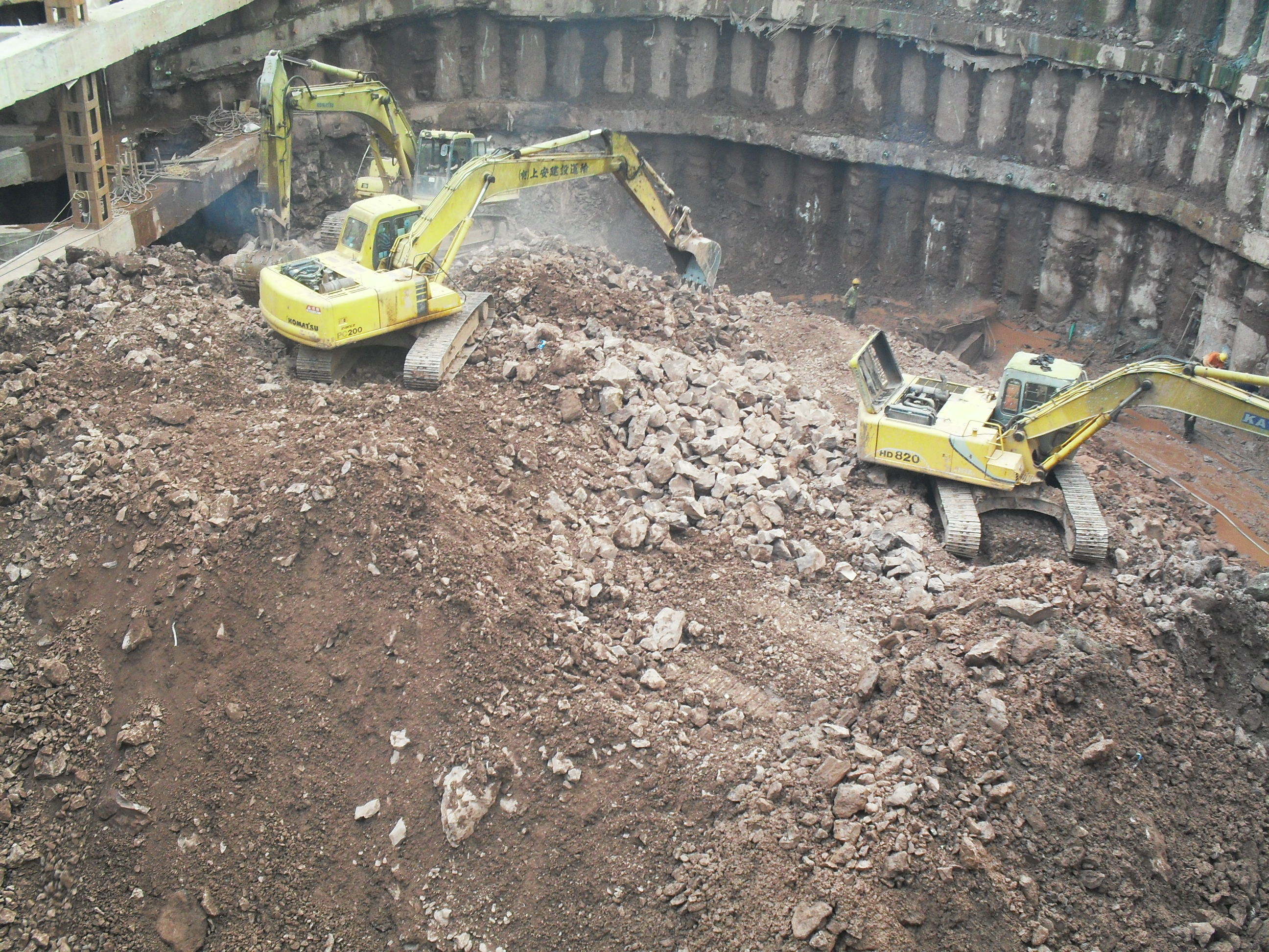 珠江新城J2-2地塊基坑支護及土石方工程；廣州市珠江新城J2-2地塊 (3).JPG