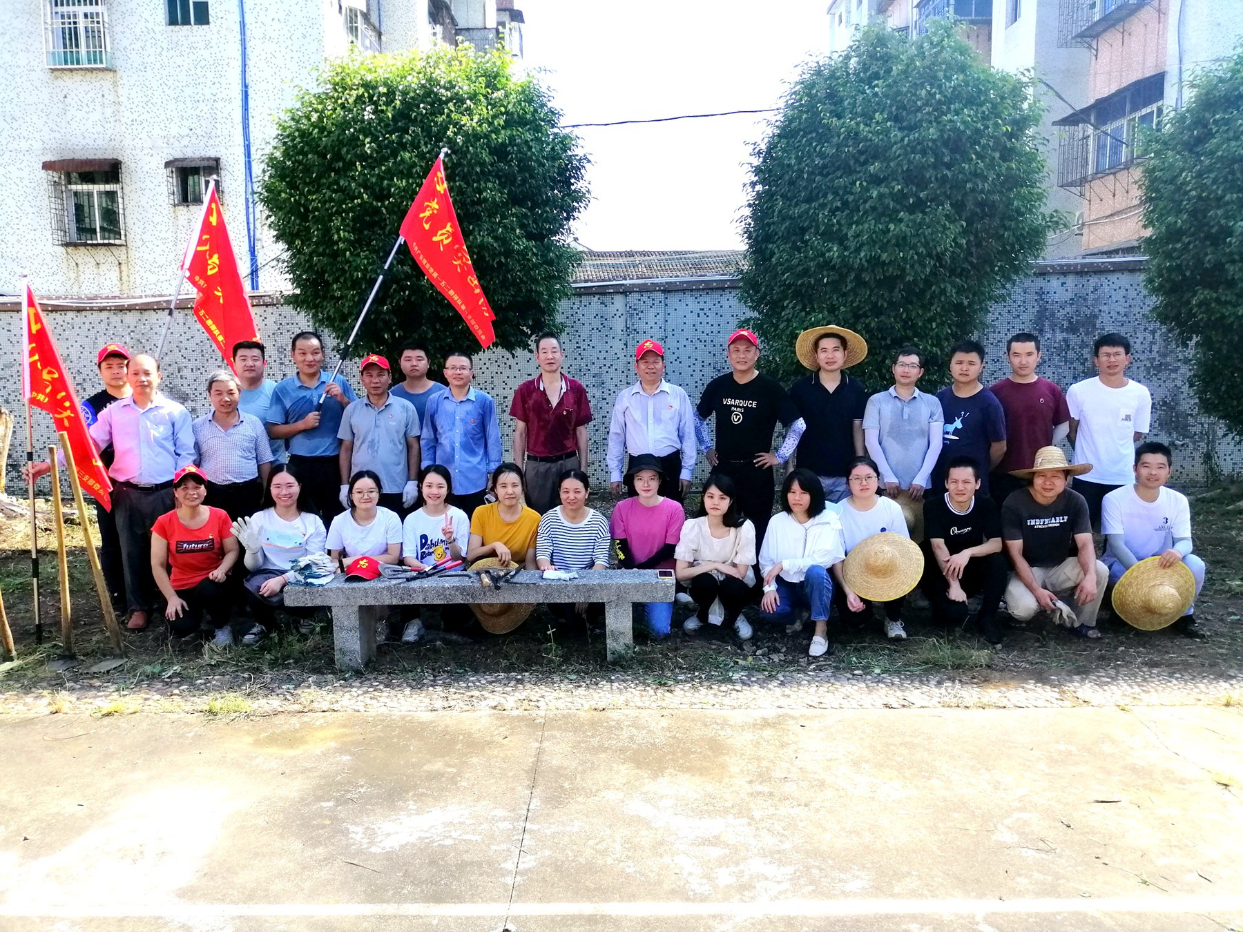 梅州分公司（一五二隊）組織開展“喜迎二十大，勞動展風采，共慶國慶節”主題黨日活動2.jpg
