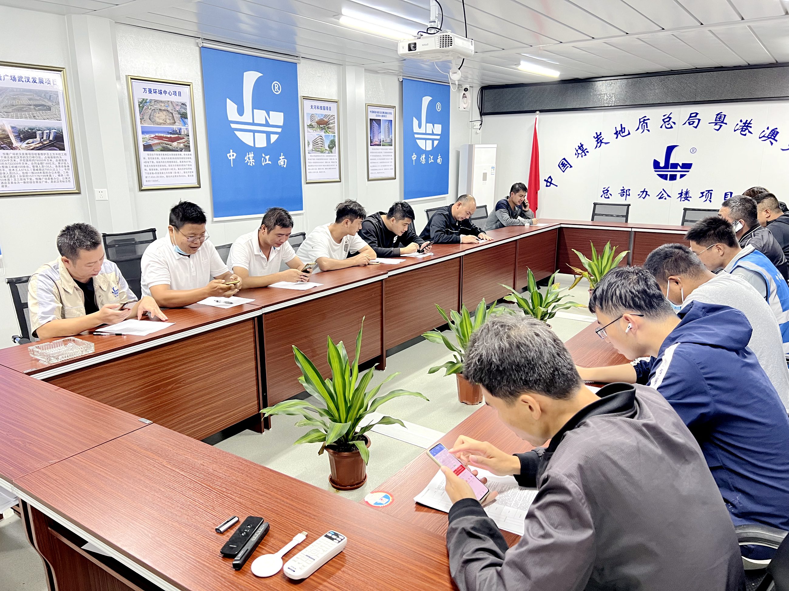 61-市政與工管公司協助社區流調.jpg