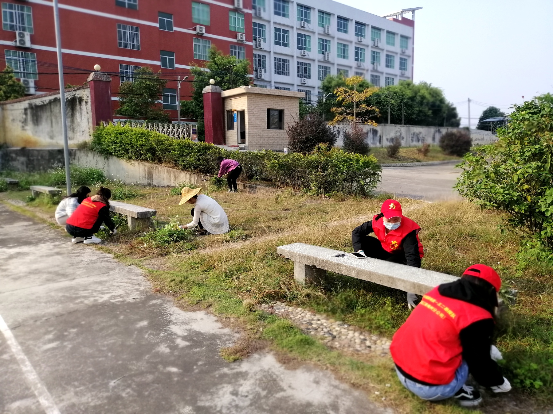 一五二隊團(tuán)總支開展“青春志愿行 '雷鋒'在行動”學(xué)雷鋒活動1.jpg