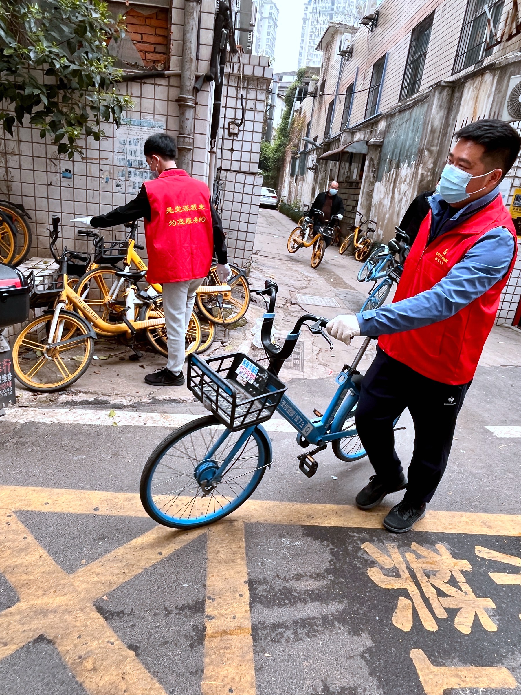 湖北分公司黨支部積極開展志愿服務3_副本.jpg