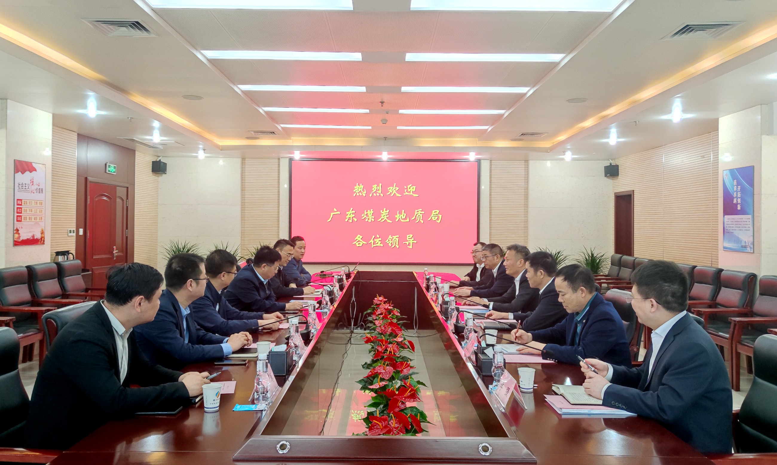 武岳彪一行到航測局01.jpg