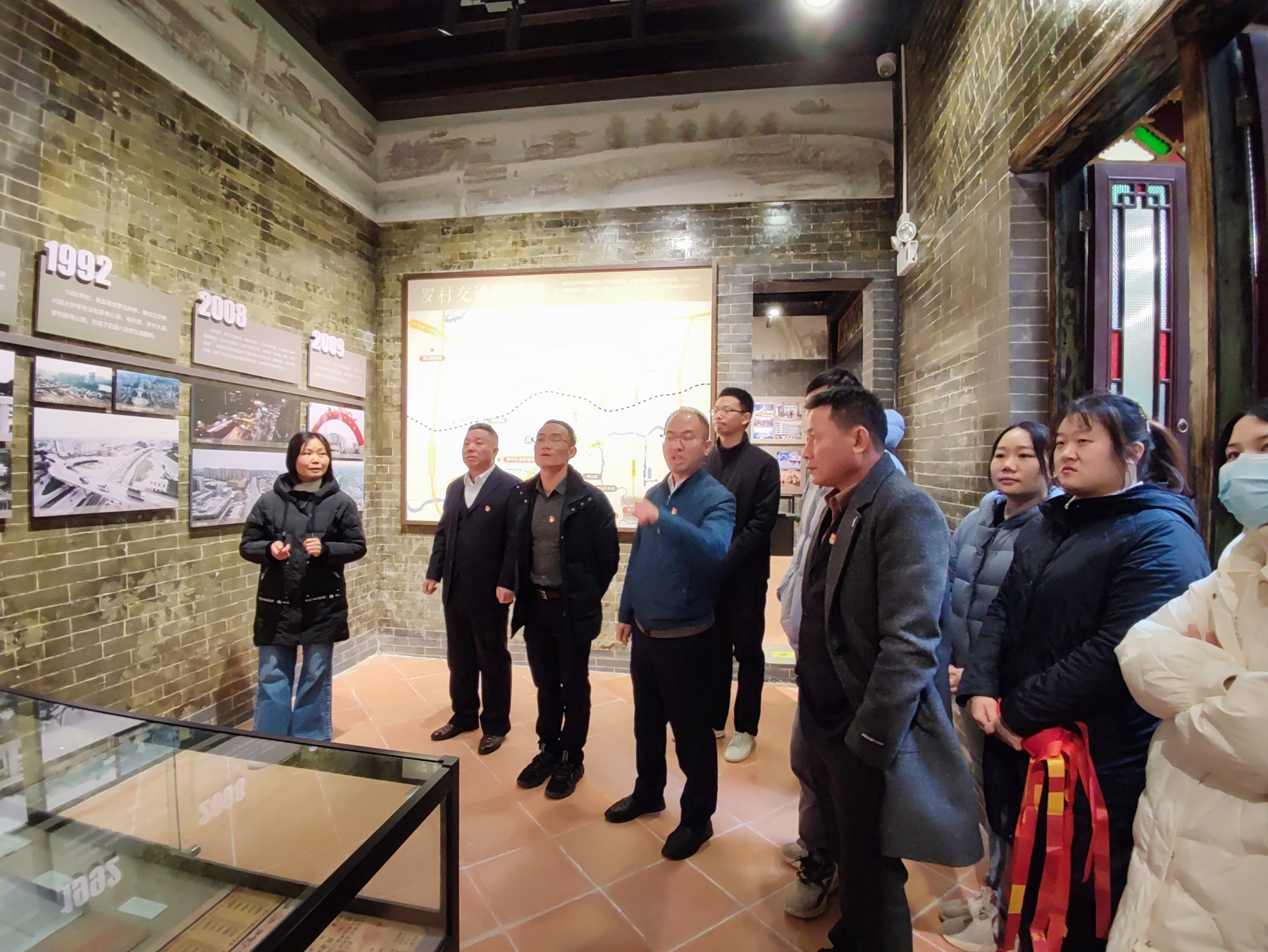 佛山分公司“學(xué)習(xí)身邊榜樣，汲取奮進(jìn)力量”主題黨日活動(dòng) (2).jpg