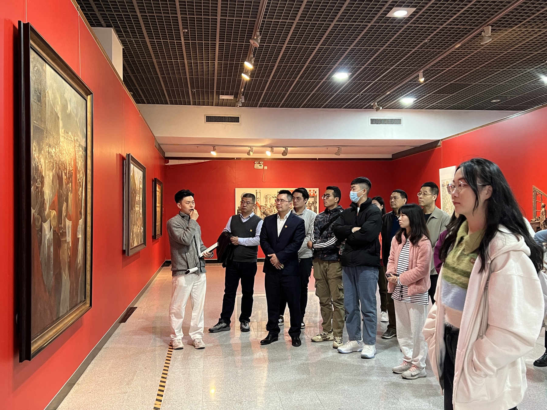 1中煤江南（廣東局）團委到廣州藝術博物院開展“理想之光 青年挺膺擔當”主題團日活動1.jpg