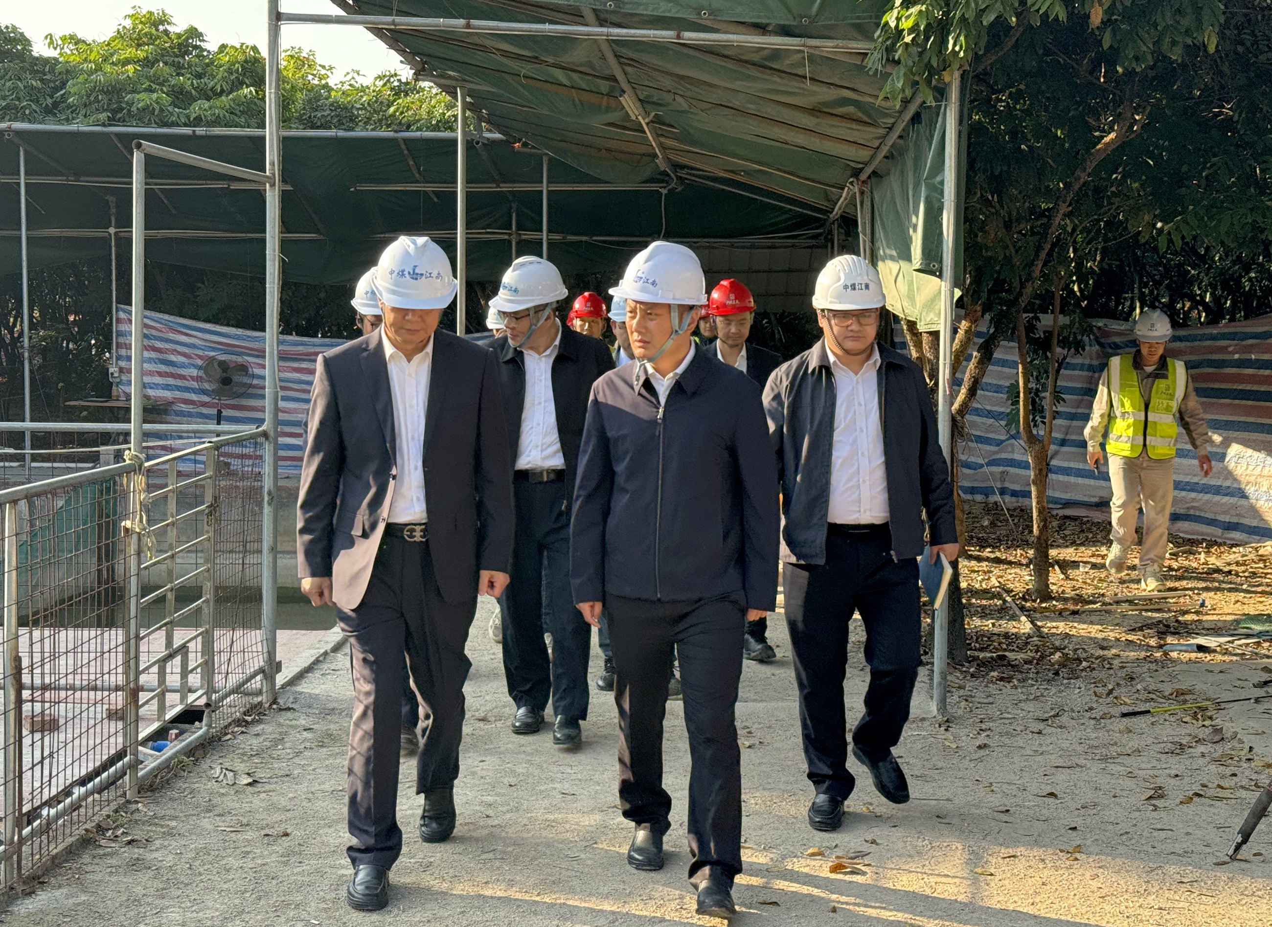 勘測現(xiàn)場3.jpg