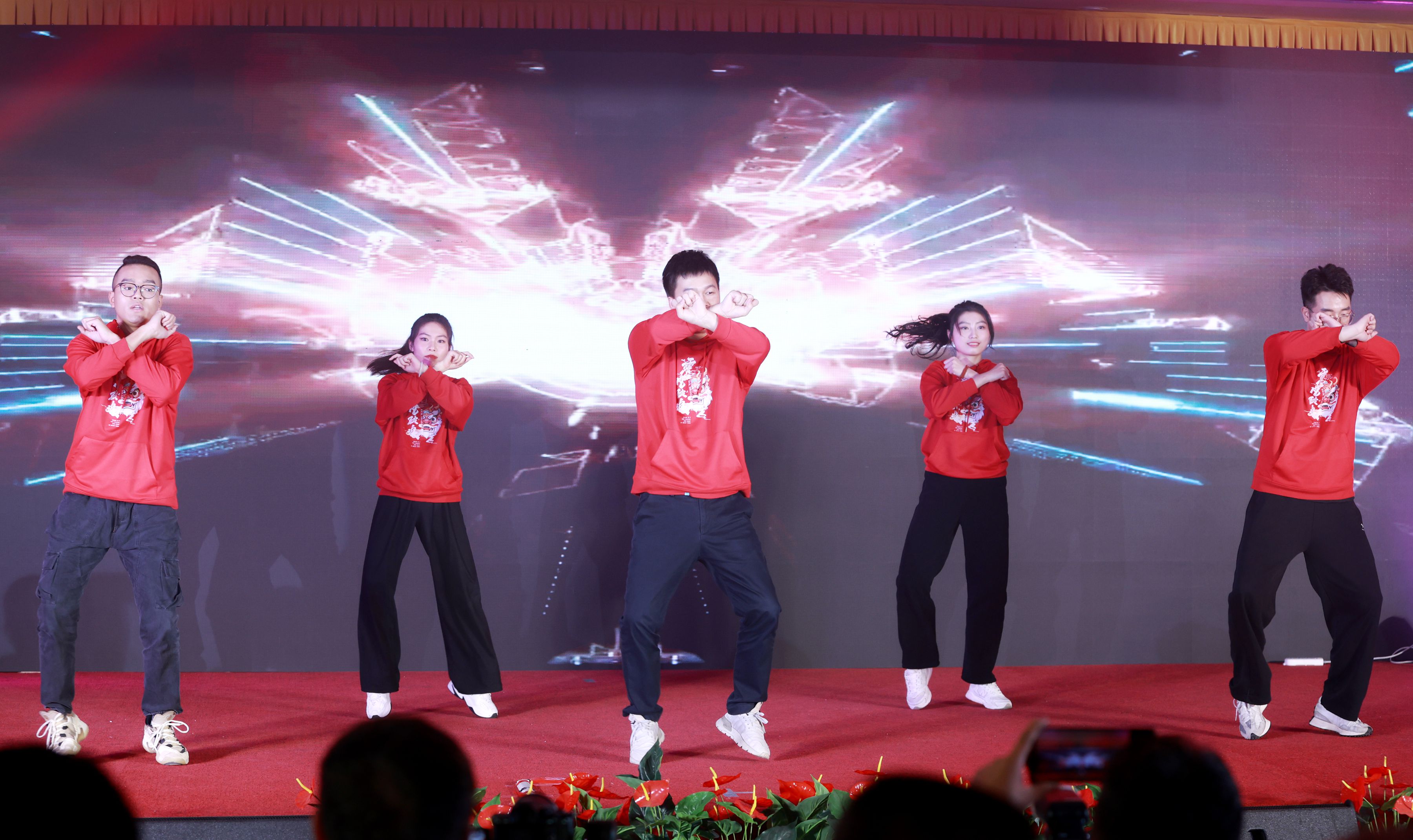 5.2.特種分公司現代舞《乘風破浪》.jpg