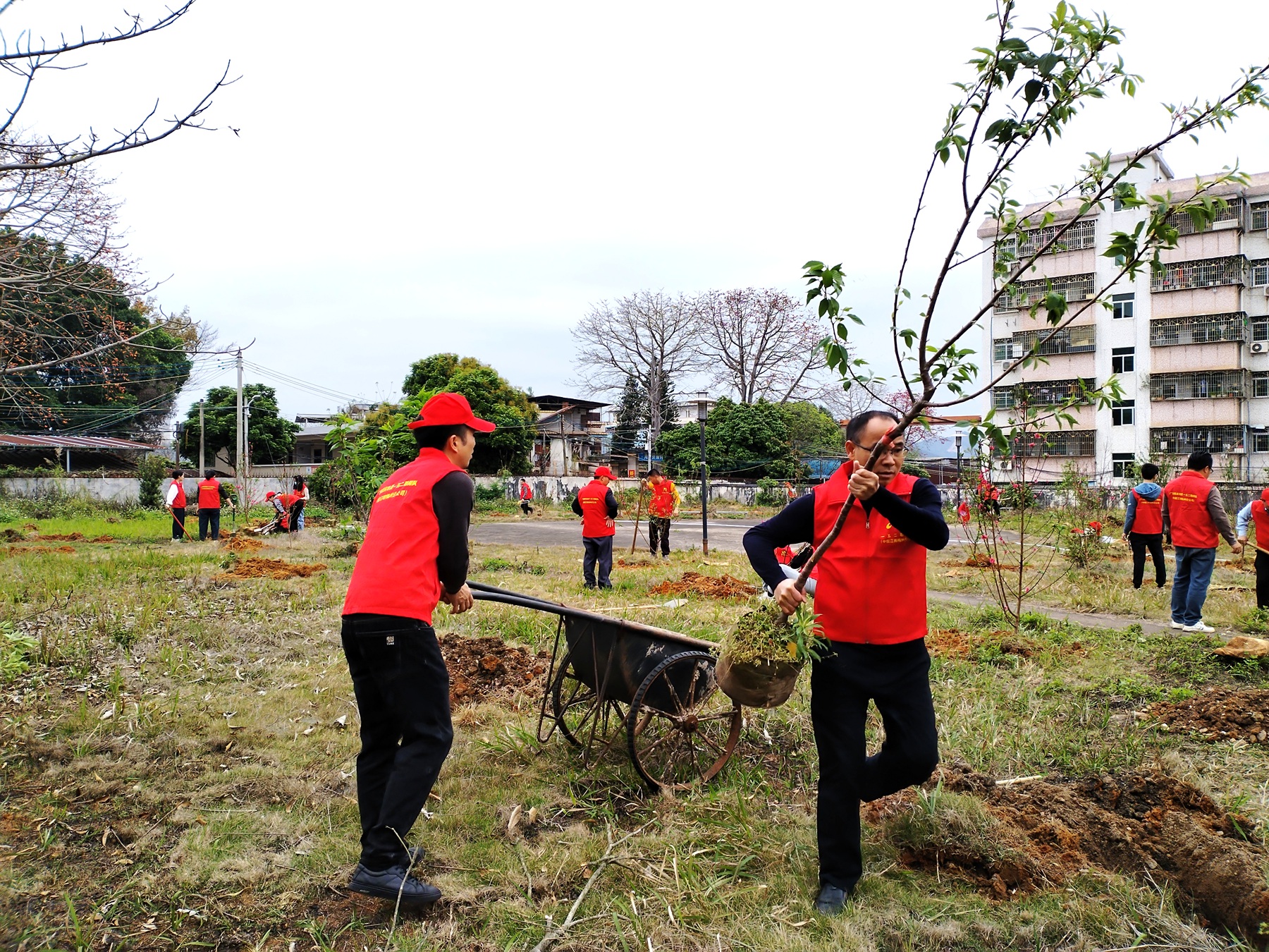 一五二勘探隊(duì)黨委與桃西村黨總支結(jié)對(duì)共建主題黨日活動(dòng)2.jpg