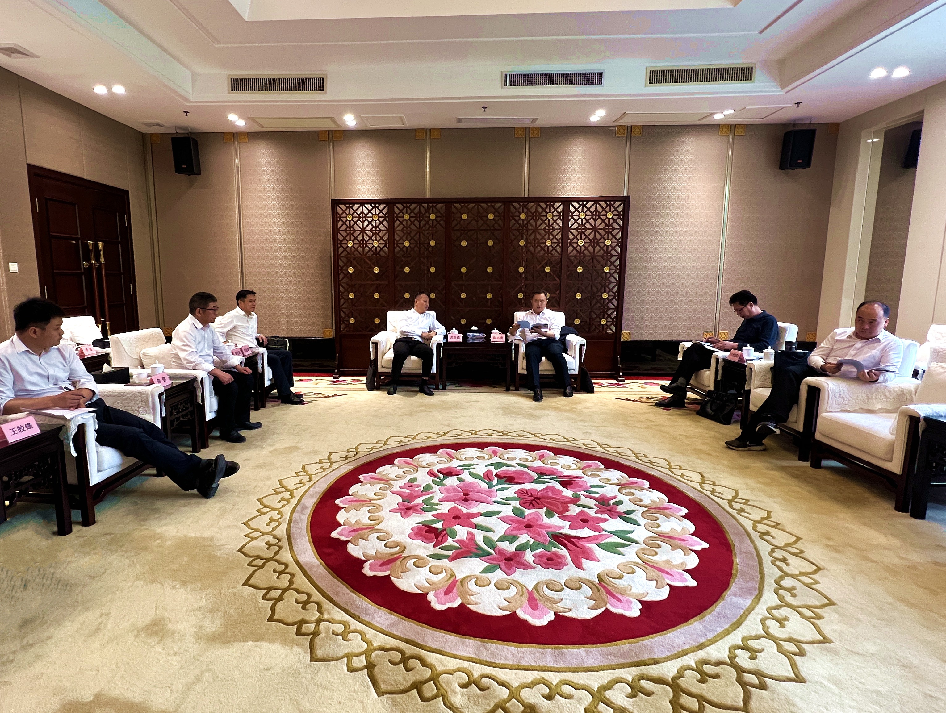 武岳彪帶隊拜訪韶關市委市政府主要領導.jpg