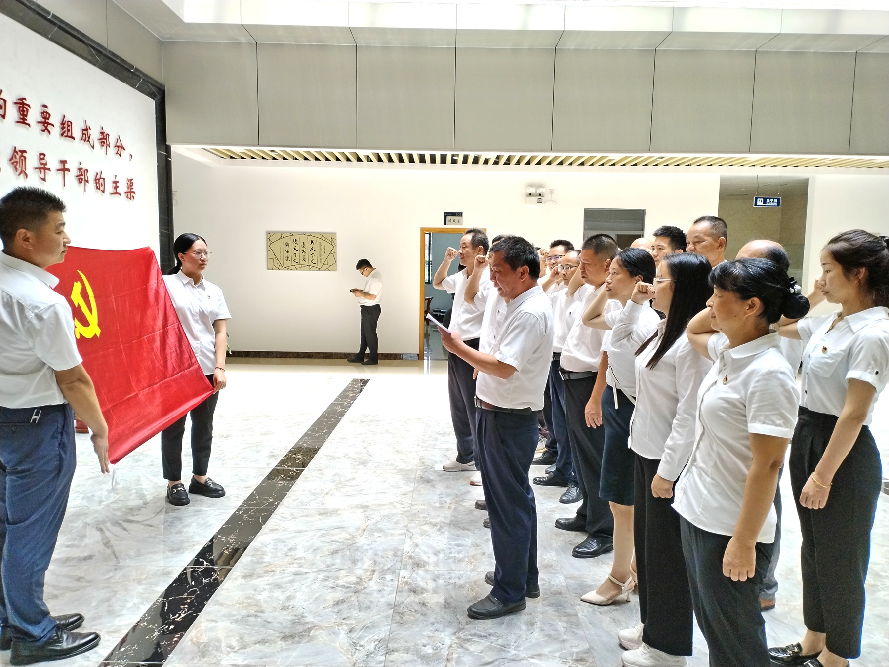 一五二勘探隊黨委開展 “黨紀學習強‘正氣_廉政教育鑄‘清風’” 警示教育活動2.jpg
