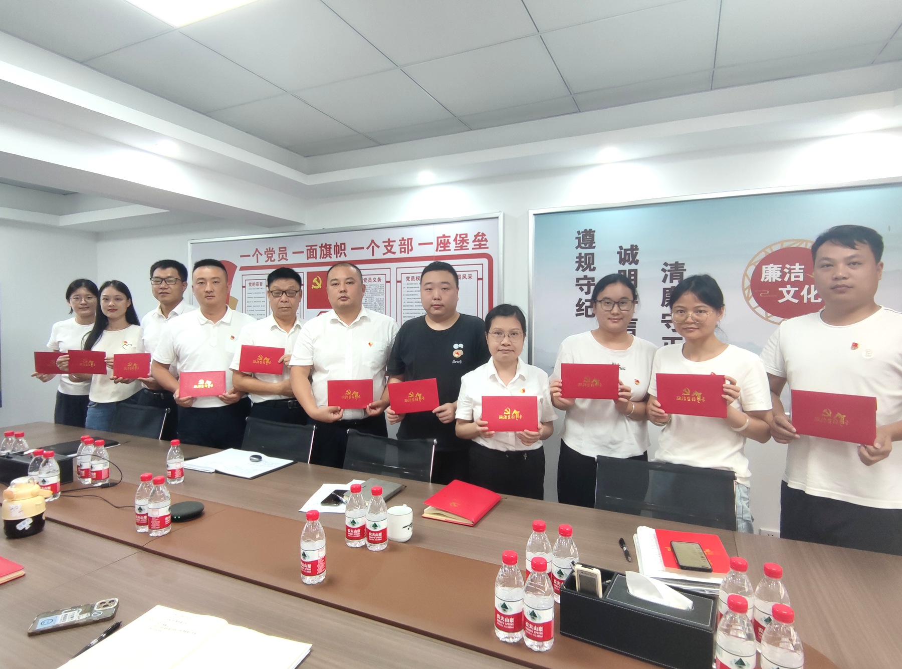 珠海分公司黨支部開展“學(xué)黨紀(jì) 強(qiáng)信念 踐初心 慶七一”主題黨日活動(dòng)3.jpg