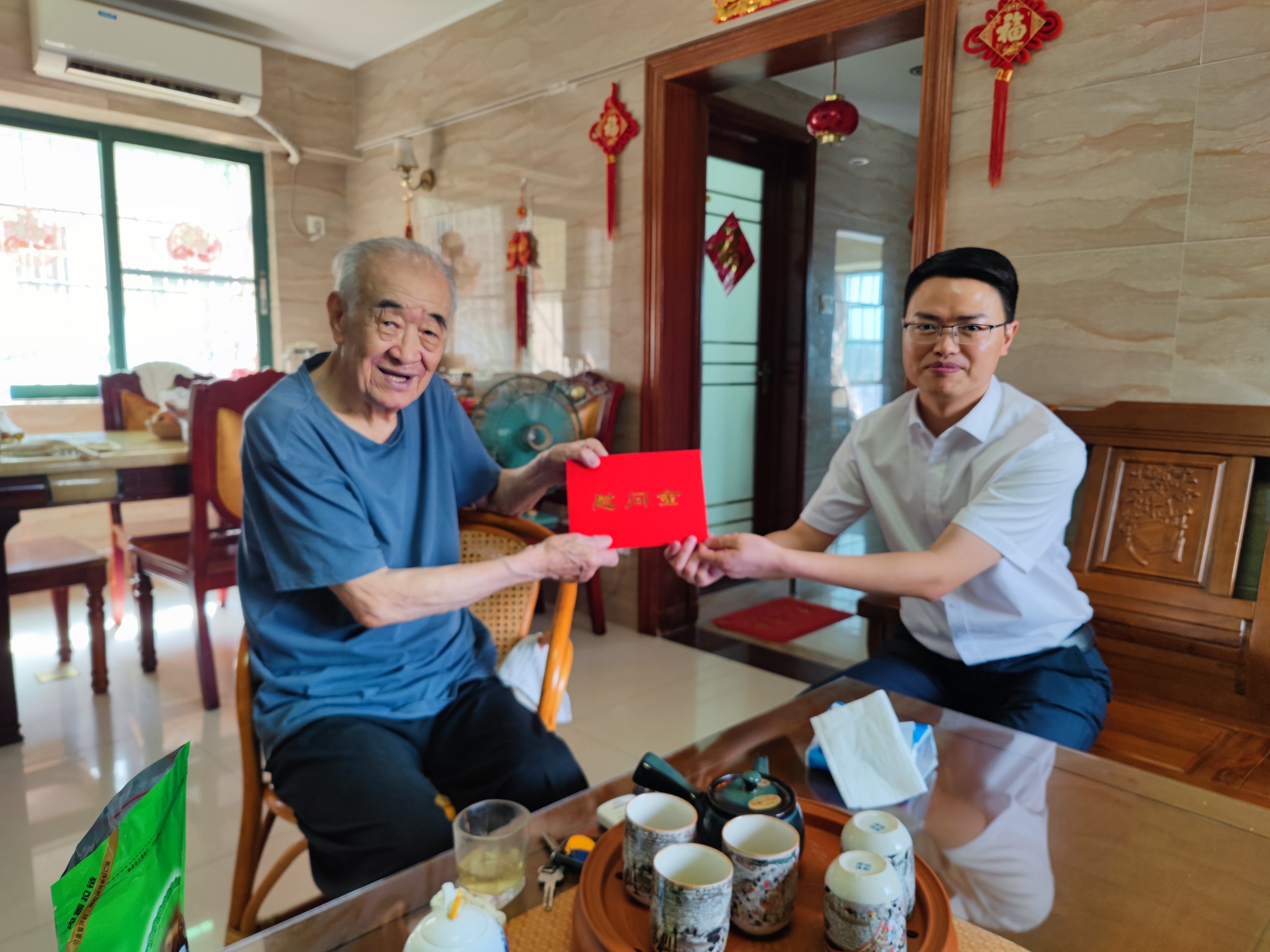 07.夏總慰問2.jpg